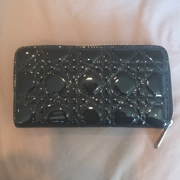 Christian Dior black patent leather quilted wallet - Picture 1 of 3